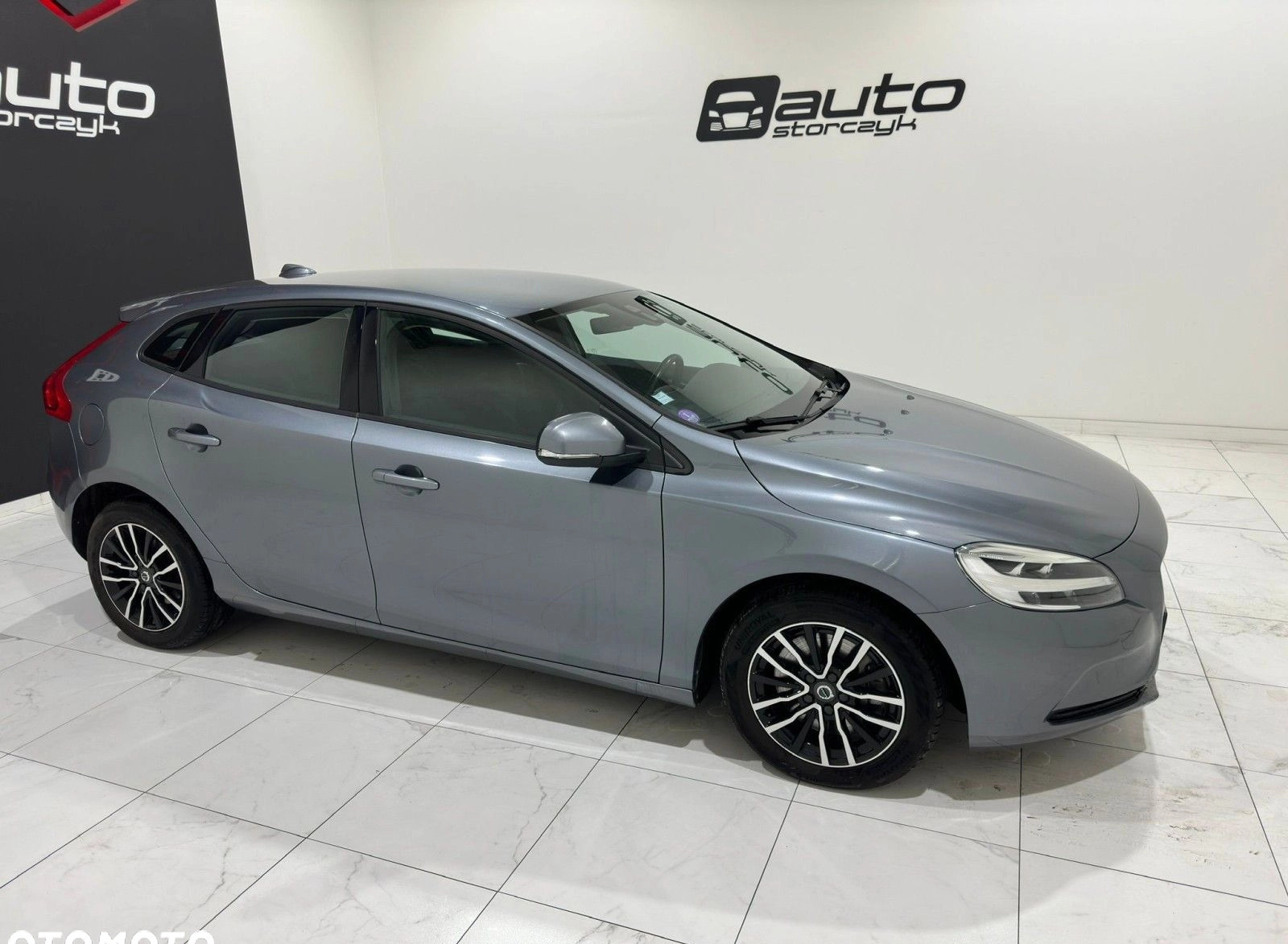 Volvo V40 cena 44900 przebieg: 72588, rok produkcji 2017 z Mrągowo małe 436